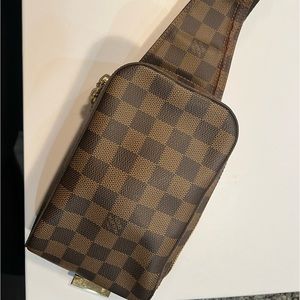 Auth Louis Vuitton Geronimo Bumbag